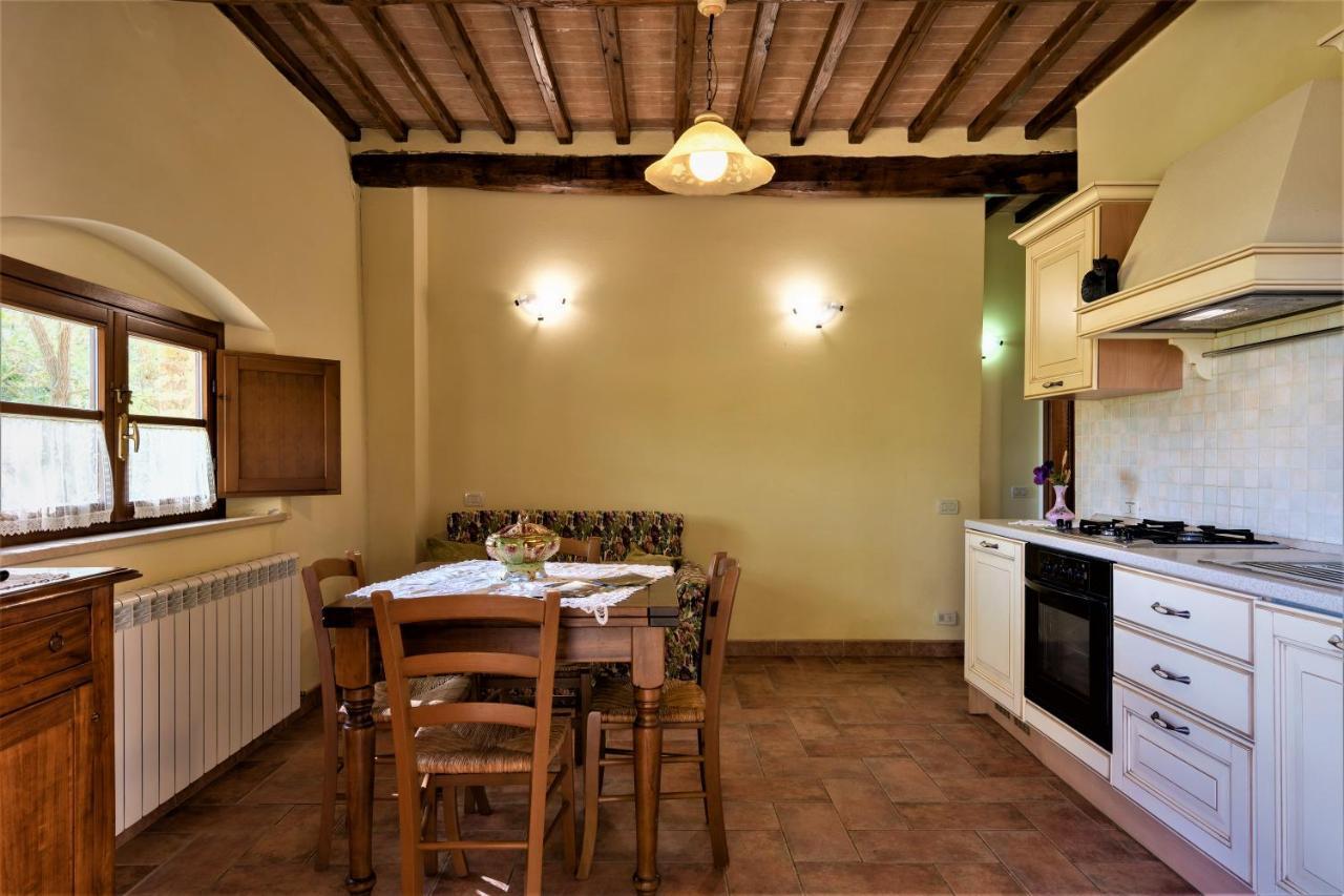 Borgo Il Villino Guest House Casole d'Elsa Exterior photo